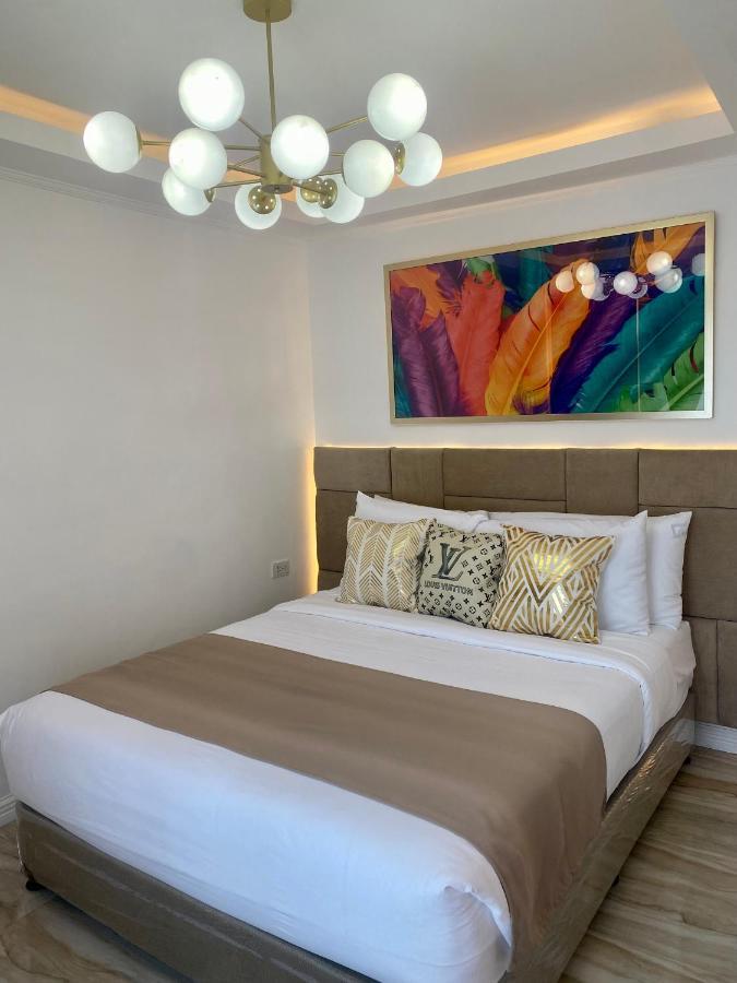 Апартаменты Makati Isabela Luxury Манила Экстерьер фото