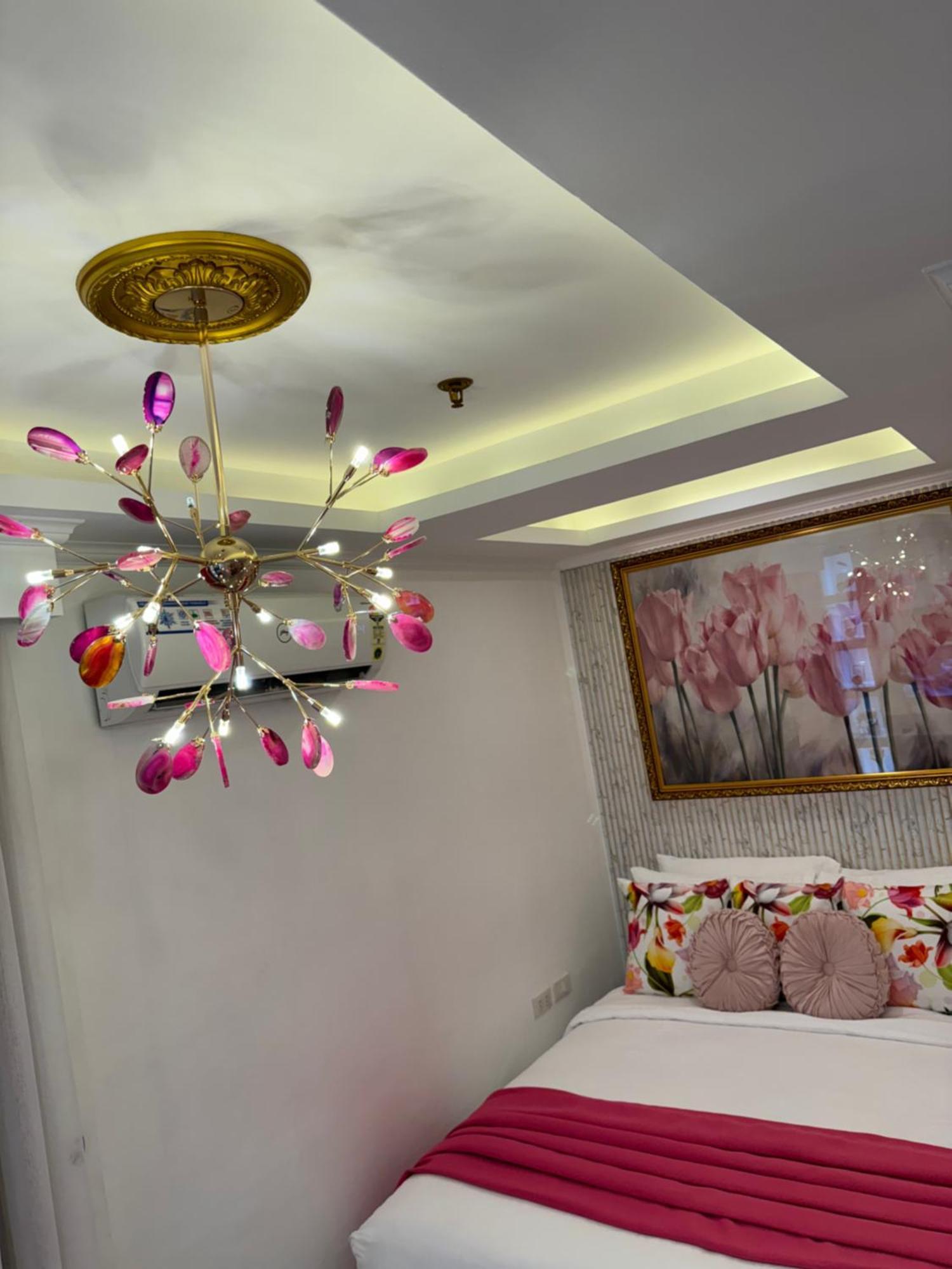 Апартаменты Makati Isabela Luxury Манила Экстерьер фото