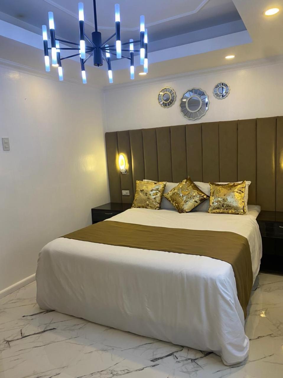 Апартаменты Makati Isabela Luxury Манила Экстерьер фото