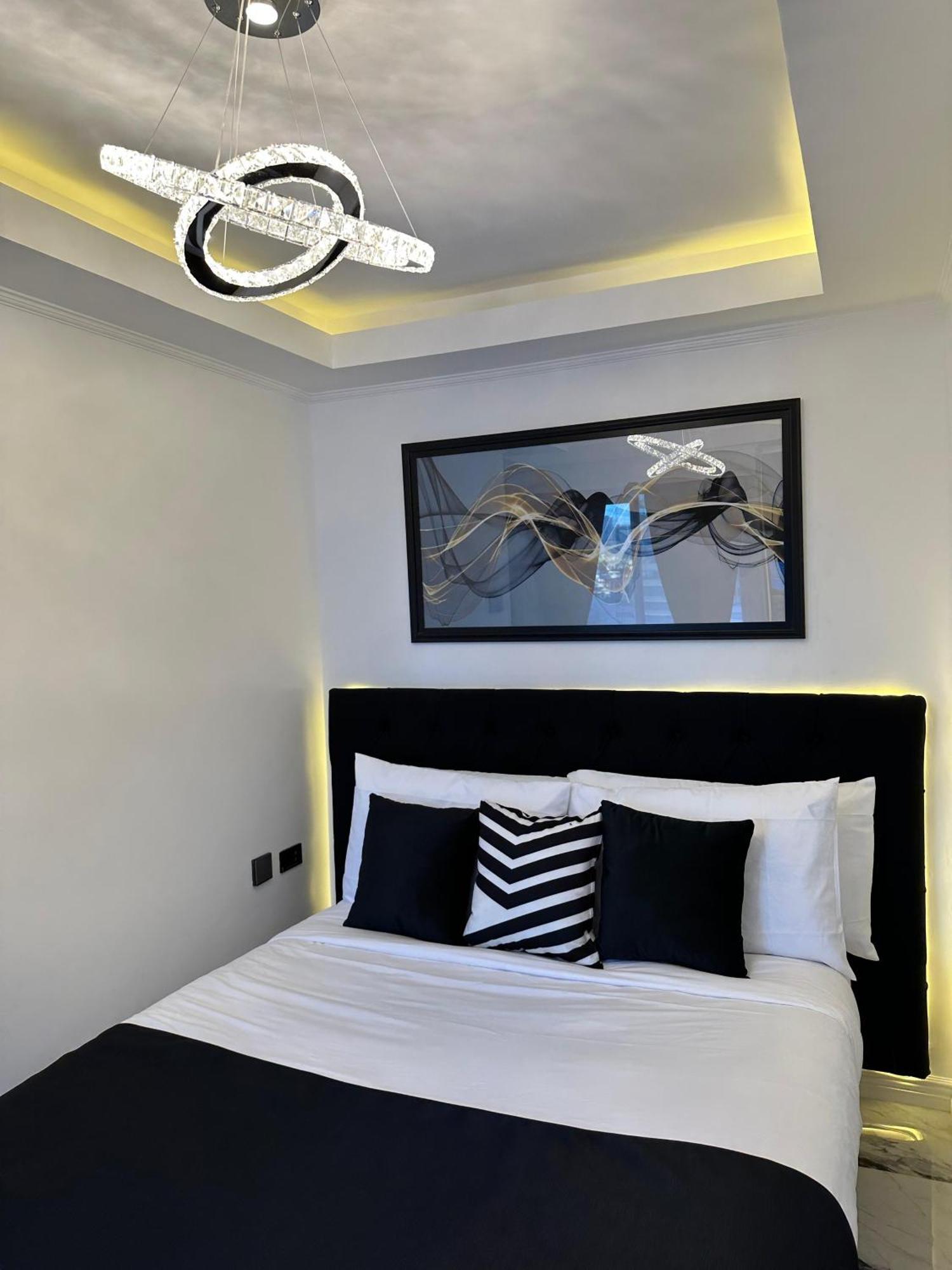 Апартаменты Makati Isabela Luxury Манила Экстерьер фото